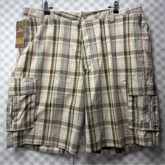 Dockers Men's Plaid Cargo Shorts Casual Summer Wear Size 40 NWT - Picture 1 of 8